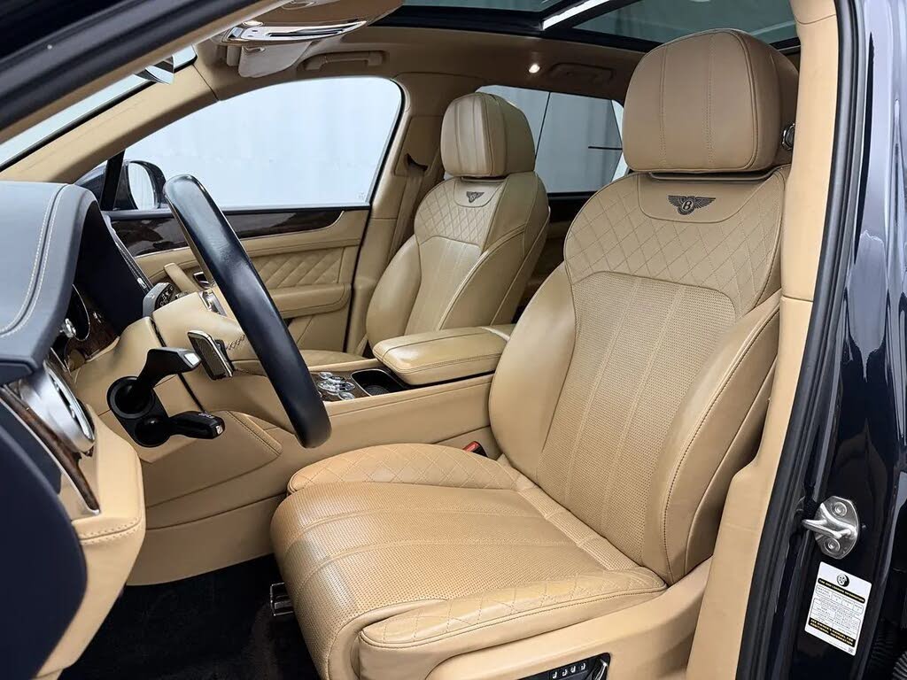 2017 Bentley Bentayga W12 AWD photo 11