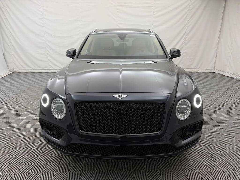 2017 Bentley Bentayga W12 AWD photo 3