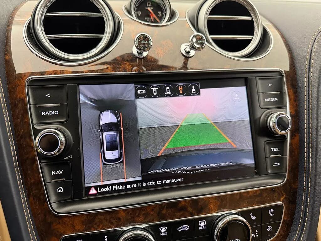 2017 Bentley Bentayga W12 AWD photo 22