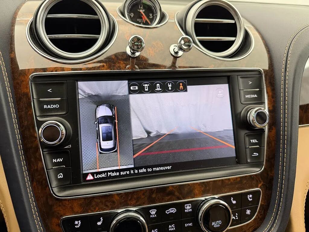 2017 Bentley Bentayga W12 AWD photo 23