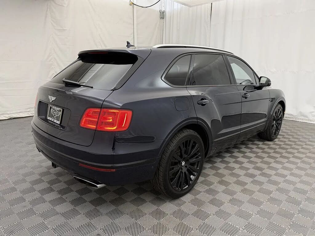 2017 Bentley Bentayga W12 AWD photo 5