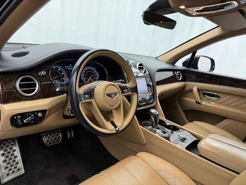 2017 Bentley Bentayga W12 AWD photo 8