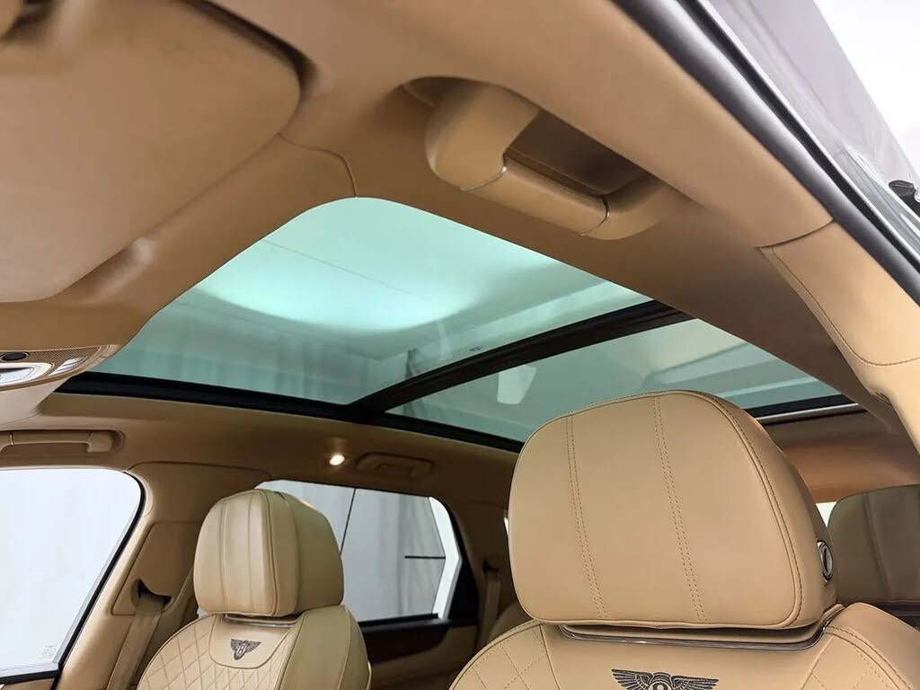 2017 Bentley Bentayga W12 AWD photo 9