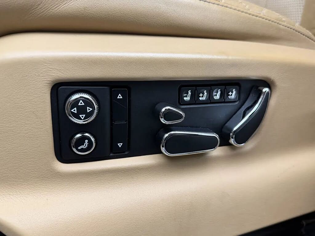 2017 Bentley Bentayga W12 AWD photo 10