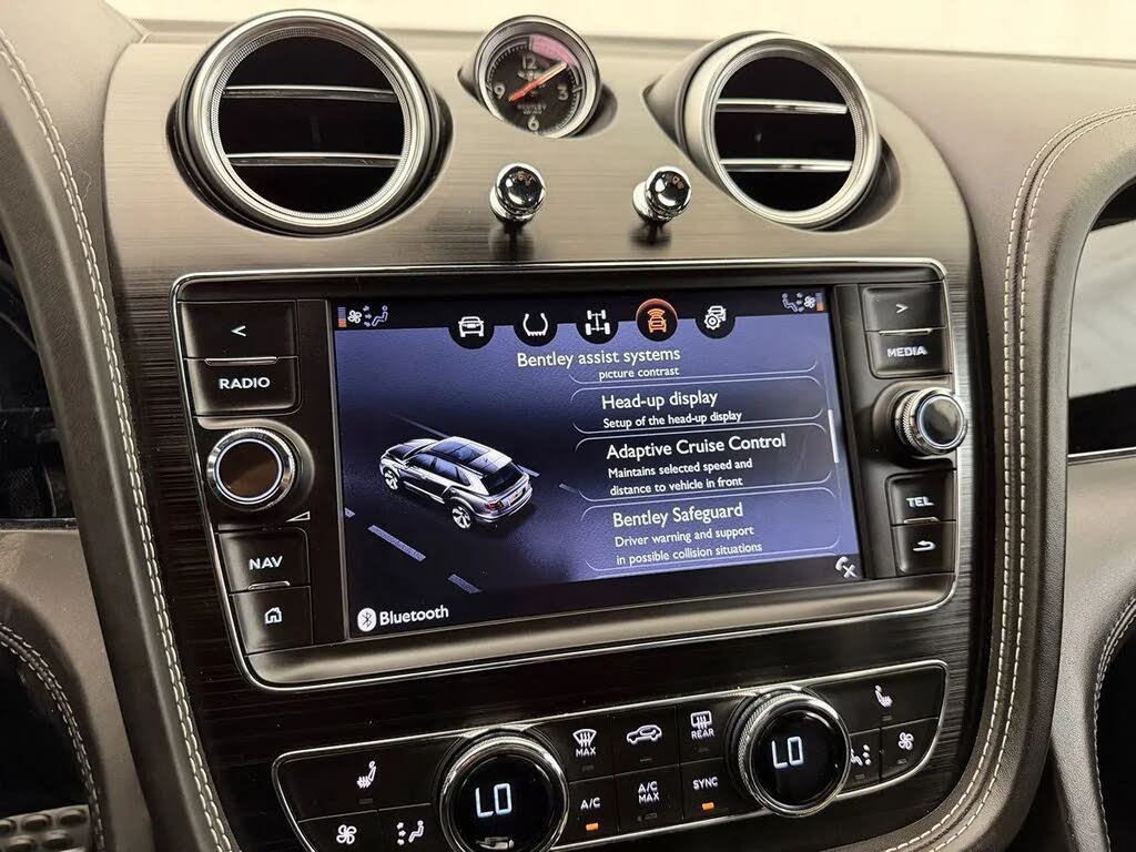 2017 Bentley Bentayga W12 AWD photo 18