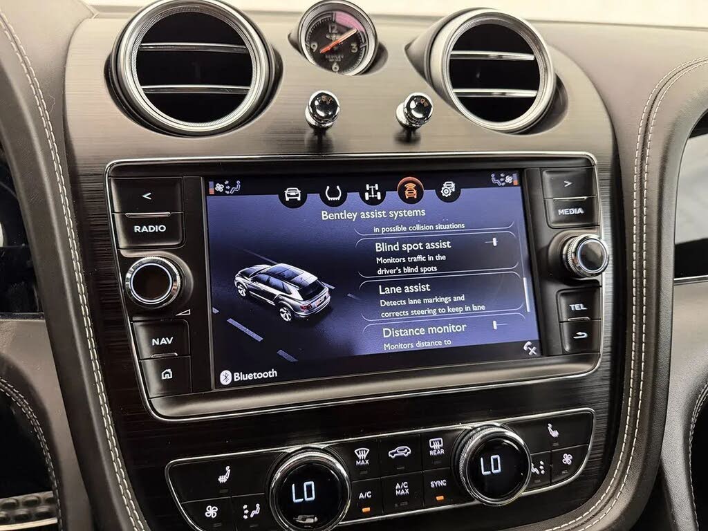 2017 Bentley Bentayga W12 AWD photo 19