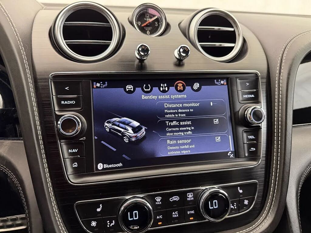 2017 Bentley Bentayga W12 AWD photo 20