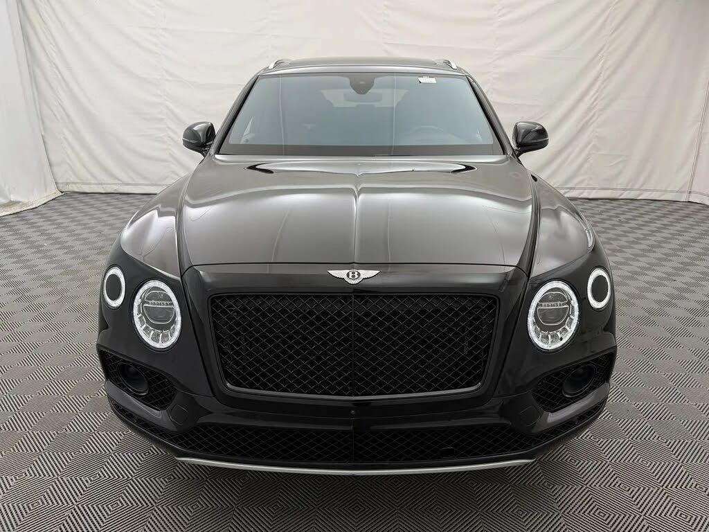 2017 Bentley Bentayga W12 AWD photo 3