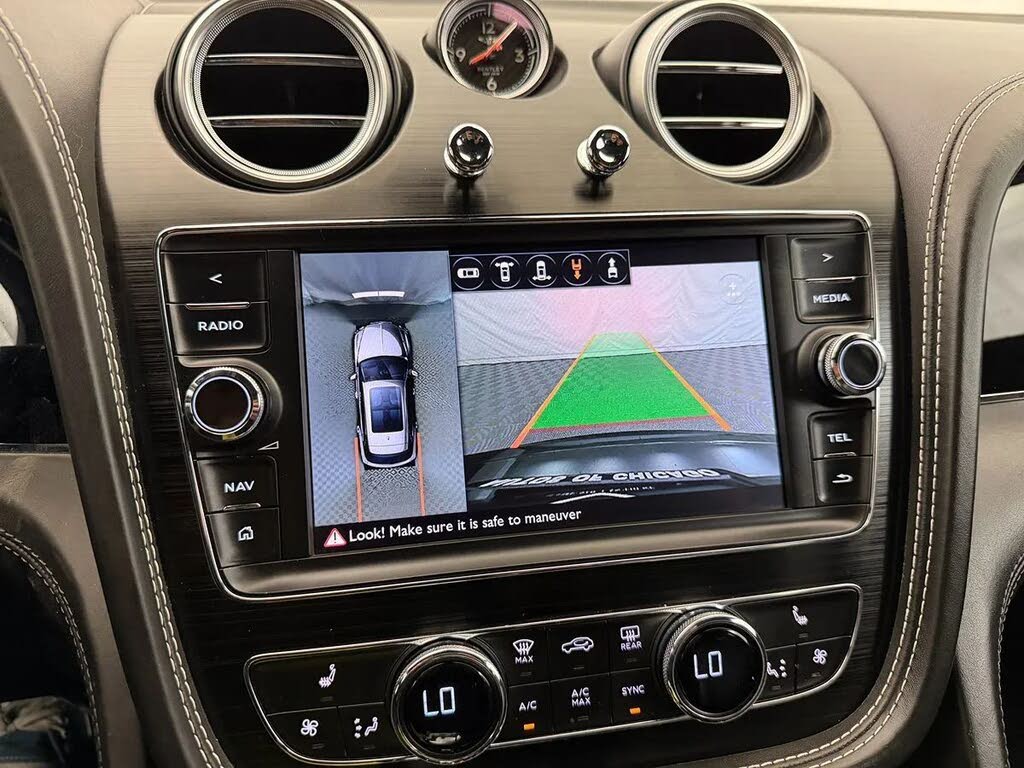 2017 Bentley Bentayga W12 AWD photo 22