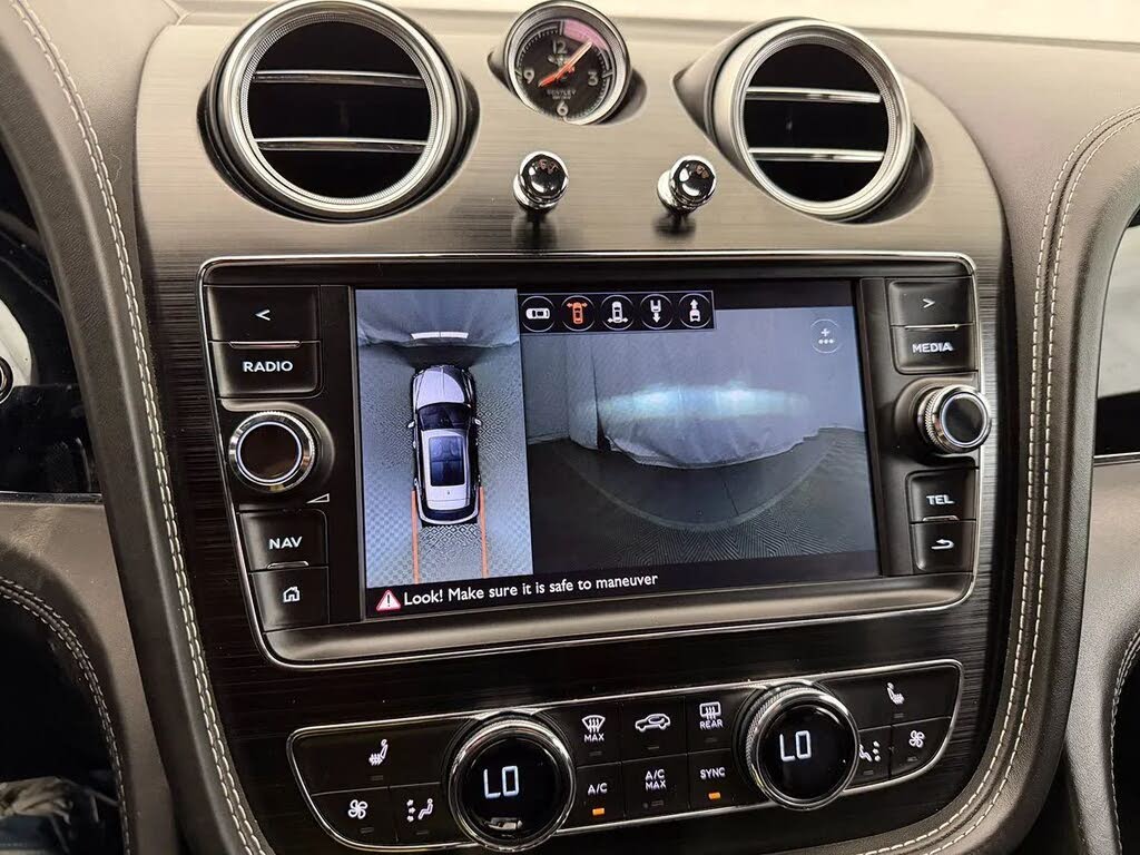 2017 Bentley Bentayga W12 AWD photo 24