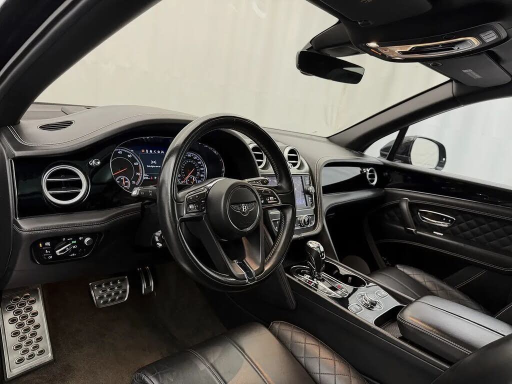 2017 Bentley Bentayga W12 AWD photo 8