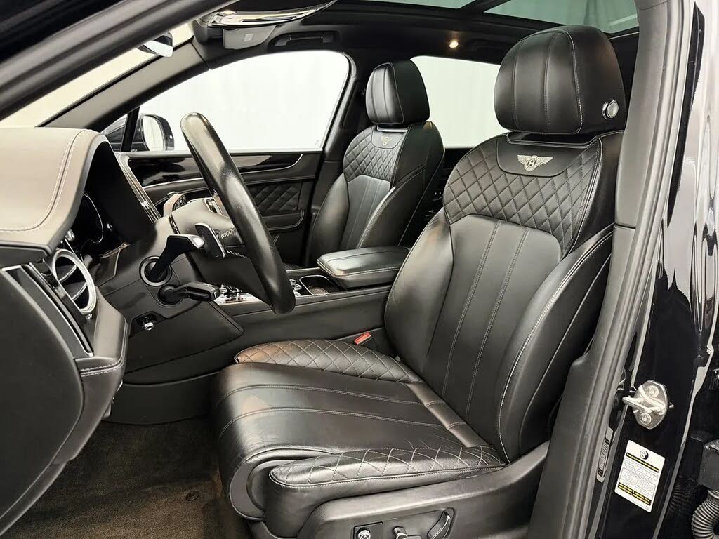 2017 Bentley Bentayga W12 AWD photo 10