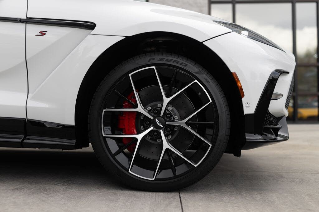 2026 Aston Martin DBX S AWD photo 7
