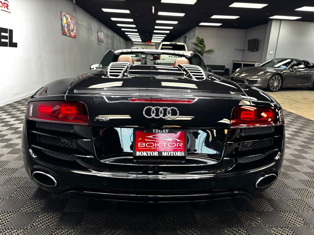 2011 Audi R8 5.2 quattro Spyder AWD photo 12 of 24