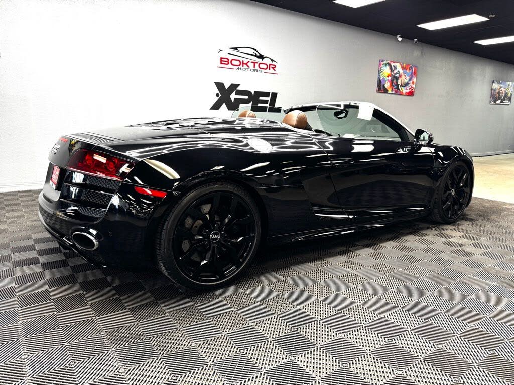 2011 Audi R8 5.2 quattro Spyder AWD photo 15 of 24