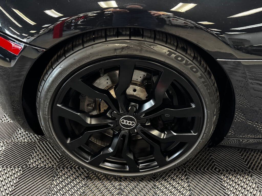 2011 Audi R8 5.2 quattro Spyder AWD photo 19 of 24