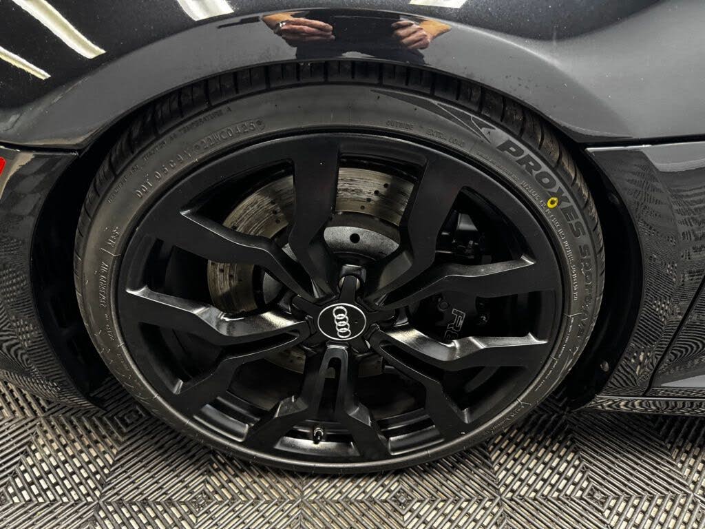 2011 Audi R8 5.2 quattro Spyder AWD photo 21 of 24