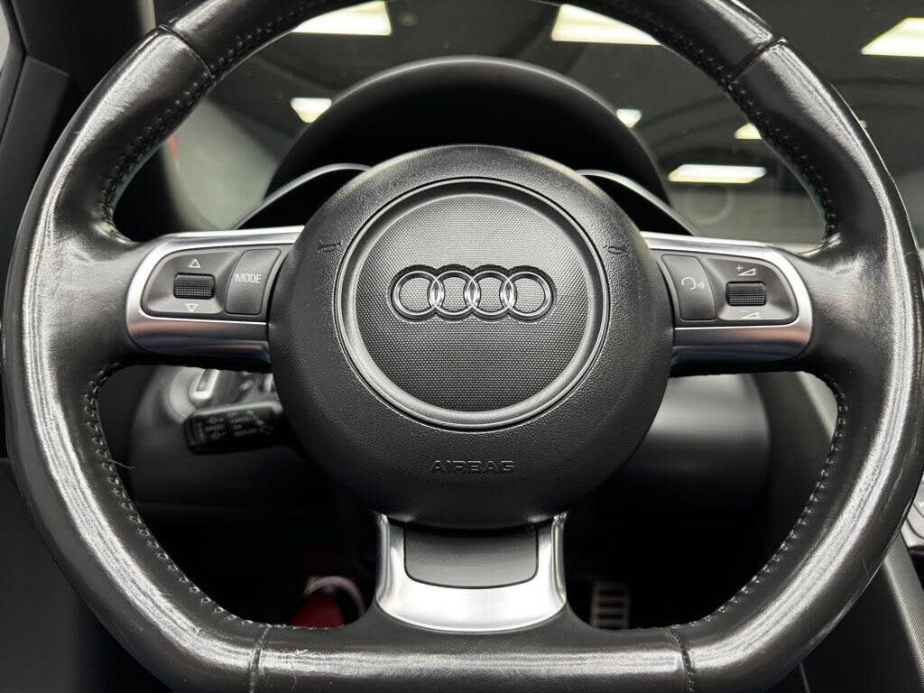 2011 Audi R8 5.2 quattro Spyder AWD photo 23 of 24