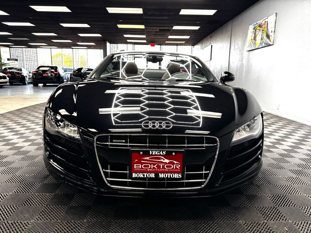 2011 Audi R8 5.2 quattro Spyder AWD photo 4 of 24