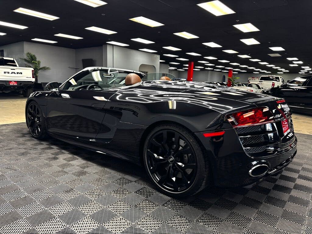2011 Audi R8 5.2 quattro Spyder AWD photo 9 of 24