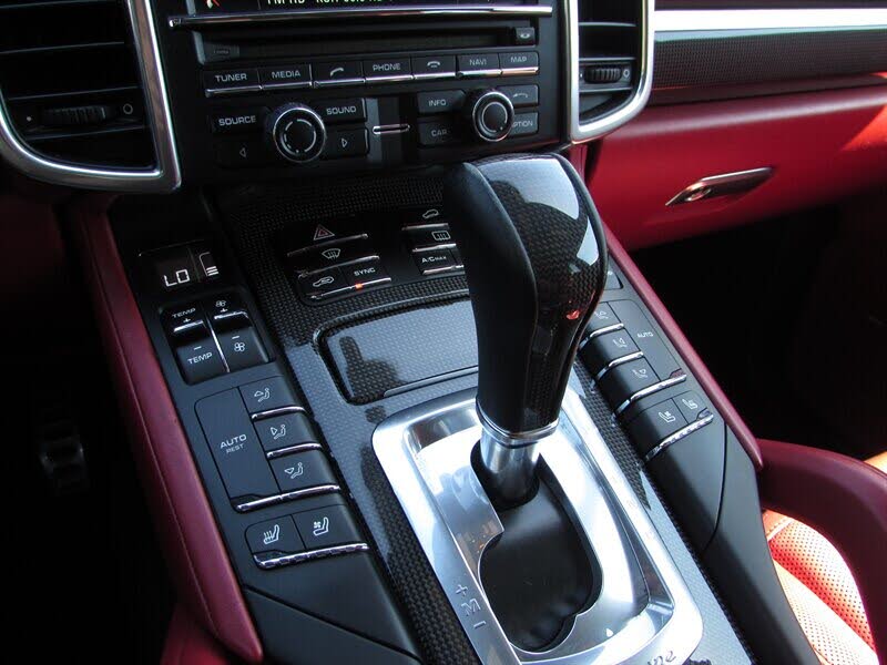 2016 Porsche Cayenne GTS AWD photo 19