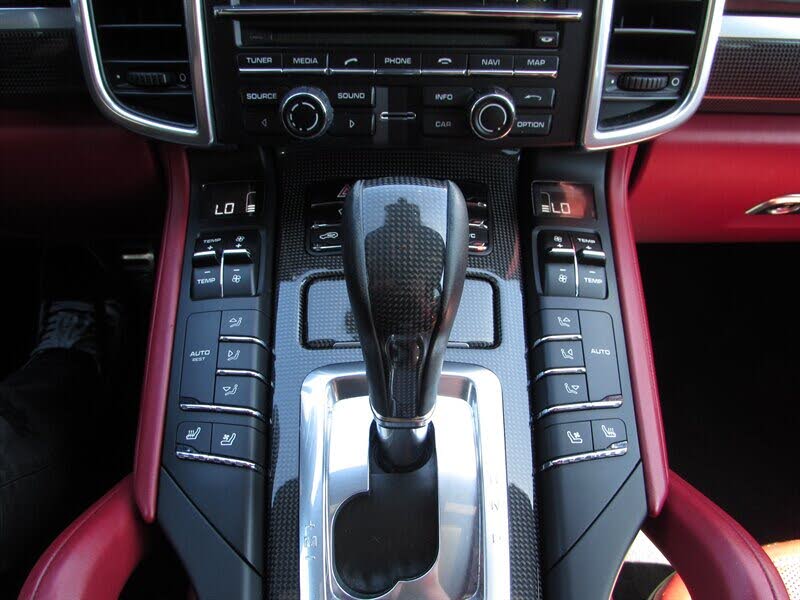2016 Porsche Cayenne GTS AWD photo 20