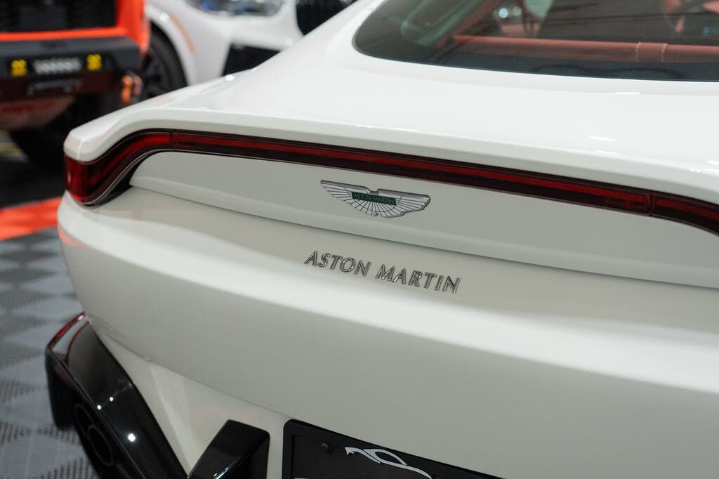 2019 Aston Martin Vantage RWD photo 11