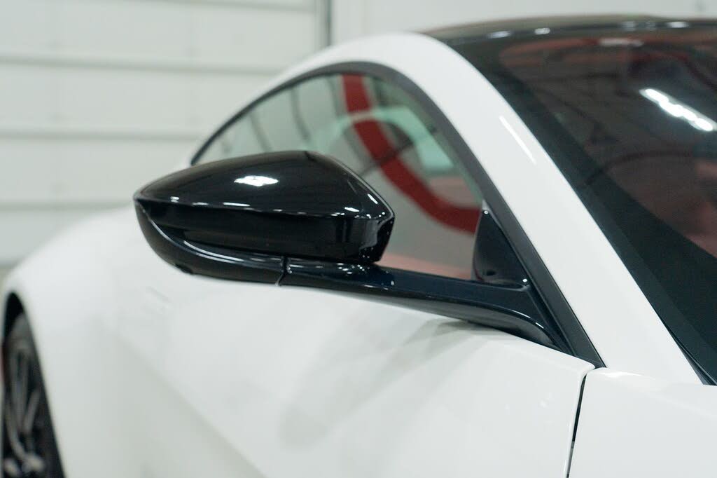 2019 Aston Martin Vantage RWD photo 13