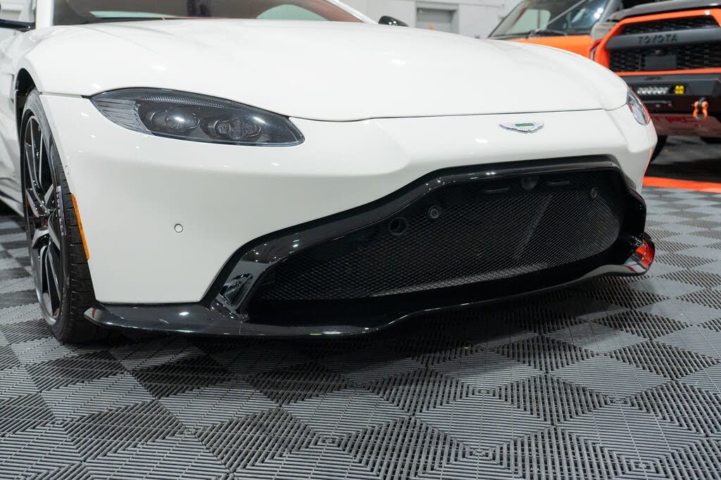 2019 Aston Martin Vantage RWD photo 14