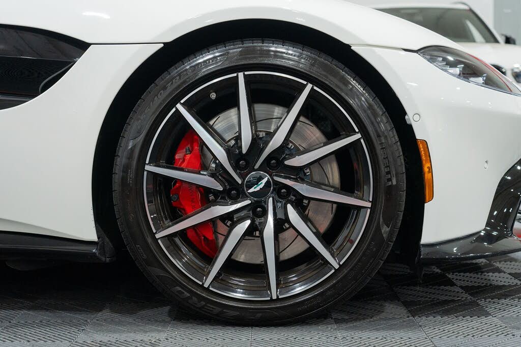 2019 Aston Martin Vantage RWD photo 15