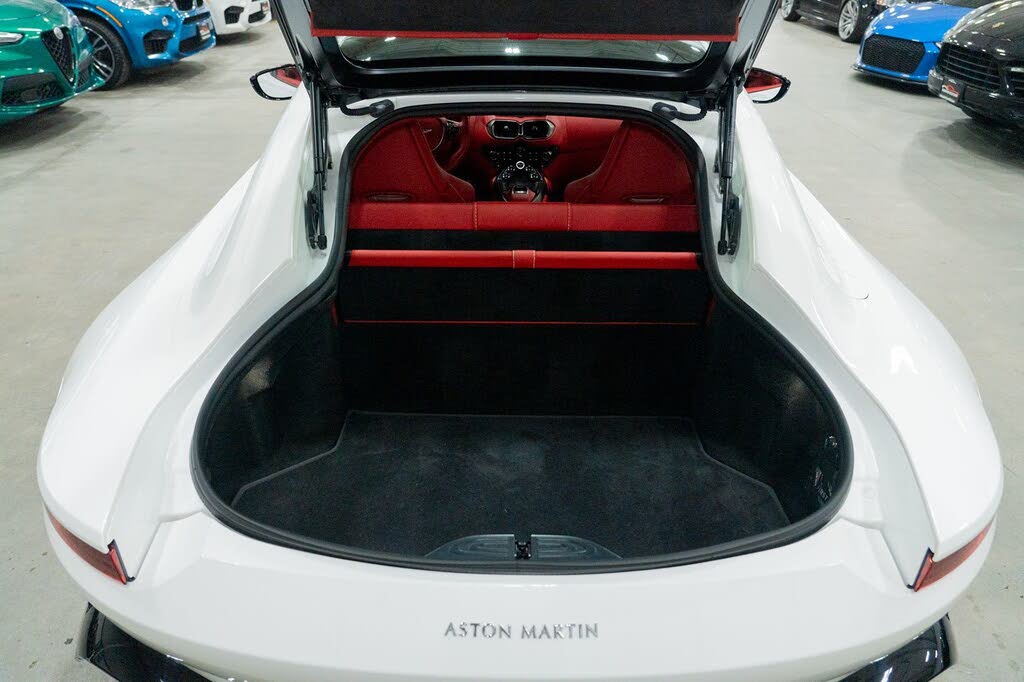 2019 Aston Martin Vantage RWD photo 23