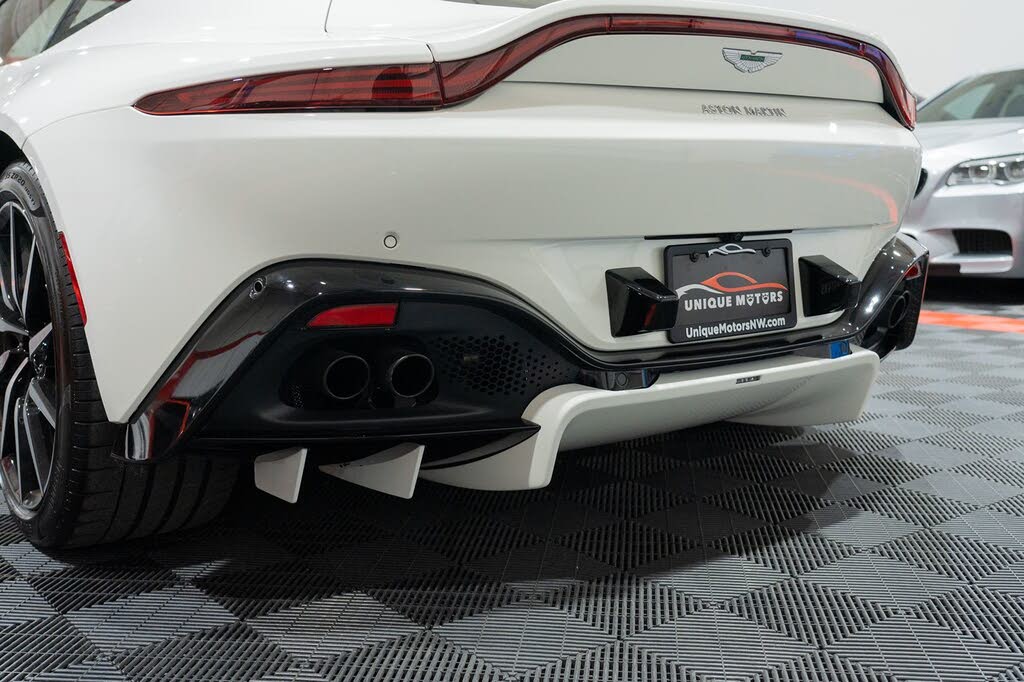2019 Aston Martin Vantage RWD photo 8