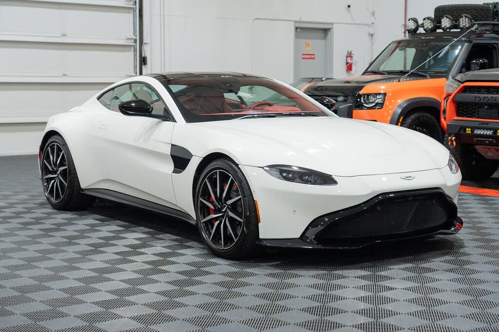 2019 Aston Martin Vantage RWD photo 9