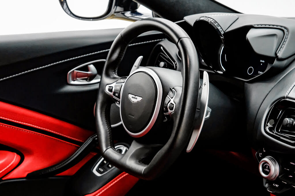 2023 Aston Martin Vantage V8 Coupe RWD photo 18