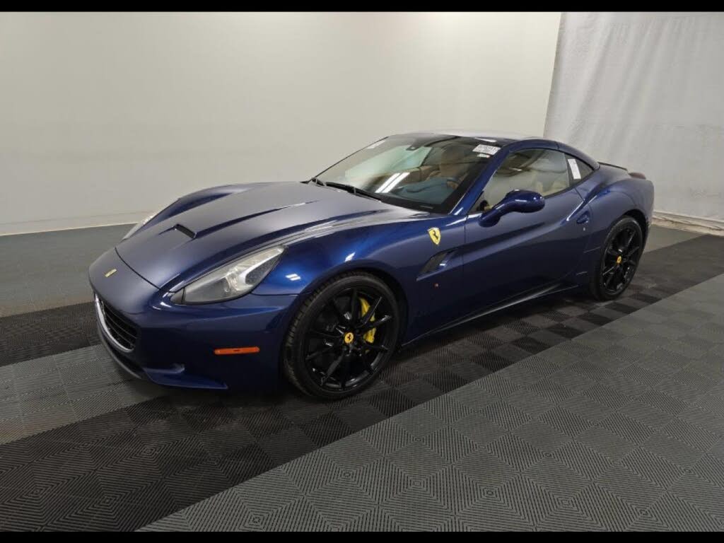 2012 Ferrari California Roadster photo 2