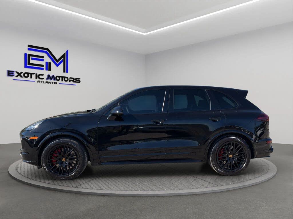 2017 Porsche Cayenne GTS AWD photo 2