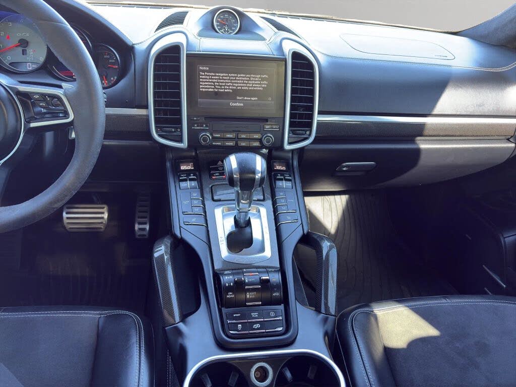 2017 Porsche Cayenne GTS AWD photo 12
