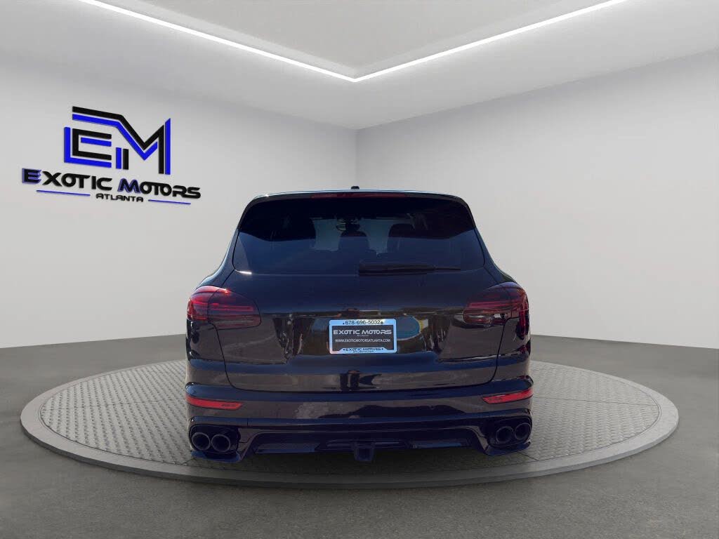 2017 Porsche Cayenne GTS AWD photo 4