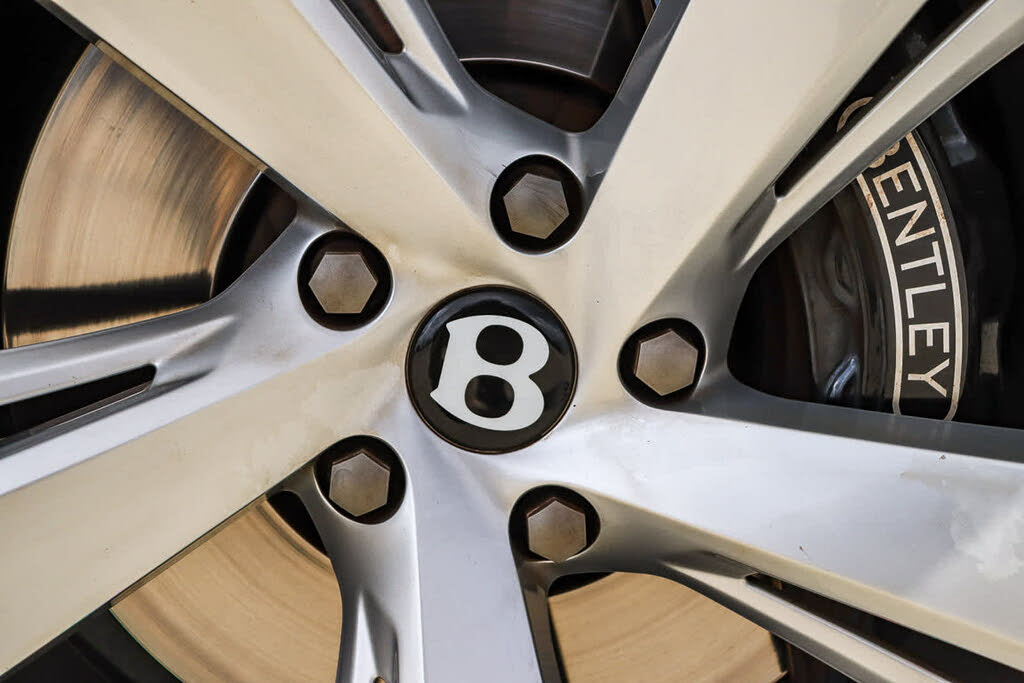 2021 Bentley Bentayga V8 AWD photo 15
