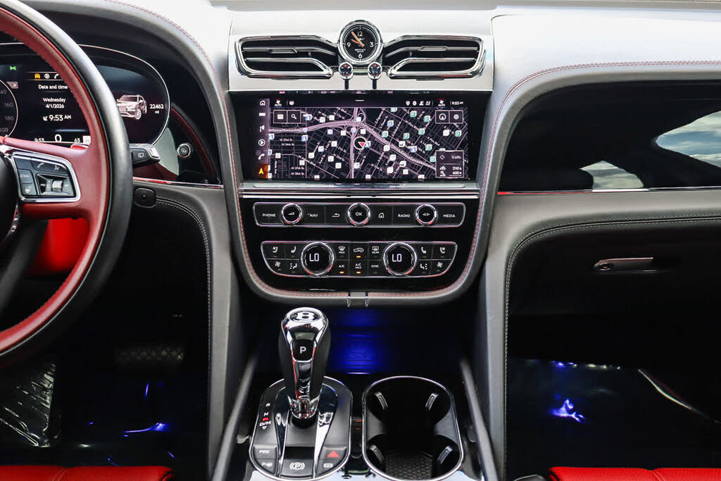 2021 Bentley Bentayga V8 AWD photo 17