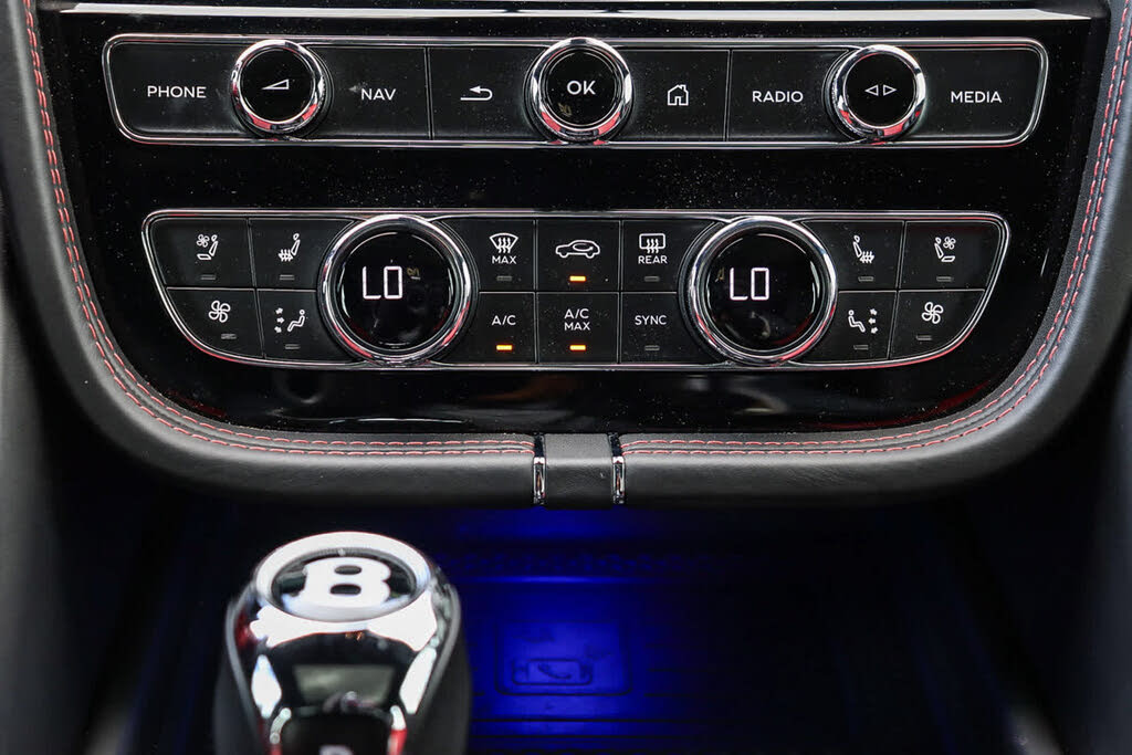 2021 Bentley Bentayga V8 AWD photo 18