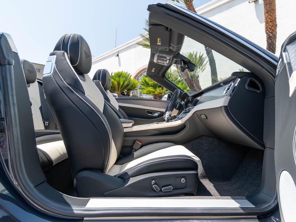 2026 Bentley Continental GTC AWD photo 2