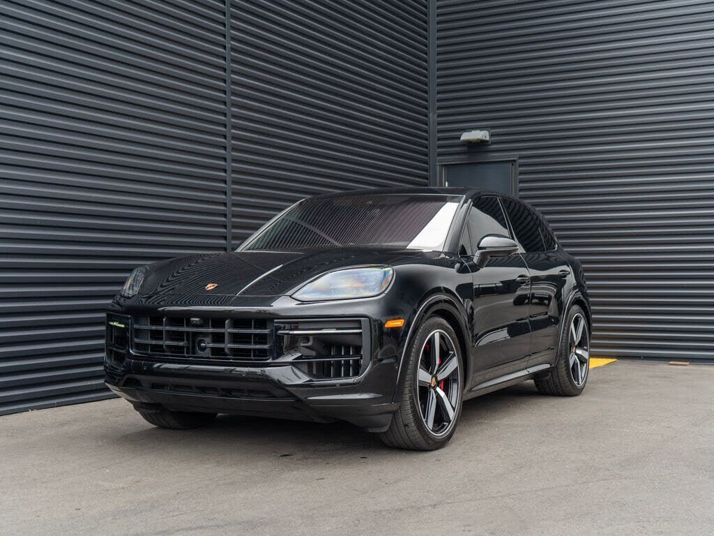 2025 Porsche Cayenne GTS AWD