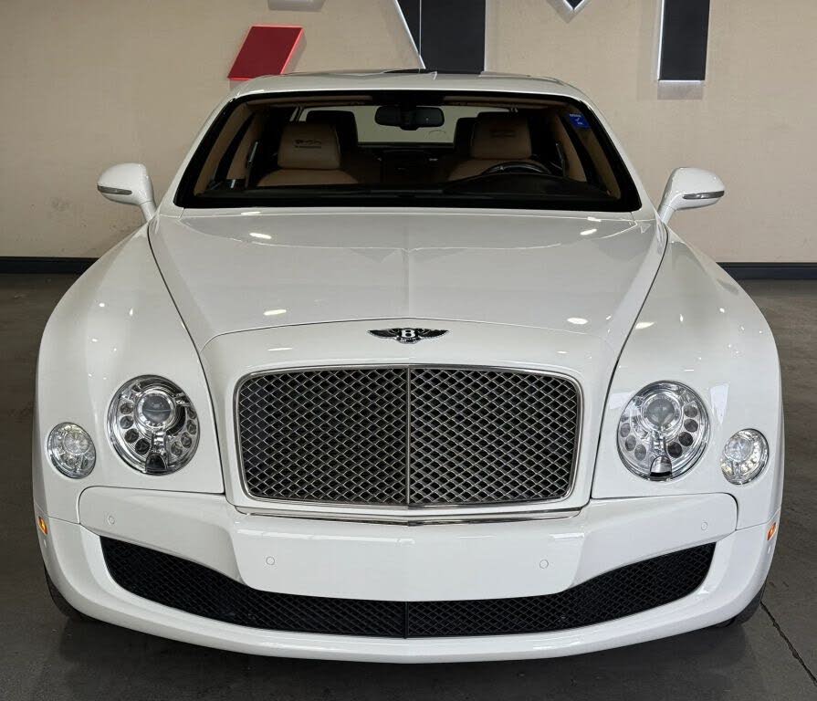 2013 Bentley Mulsanne RWD photo 2