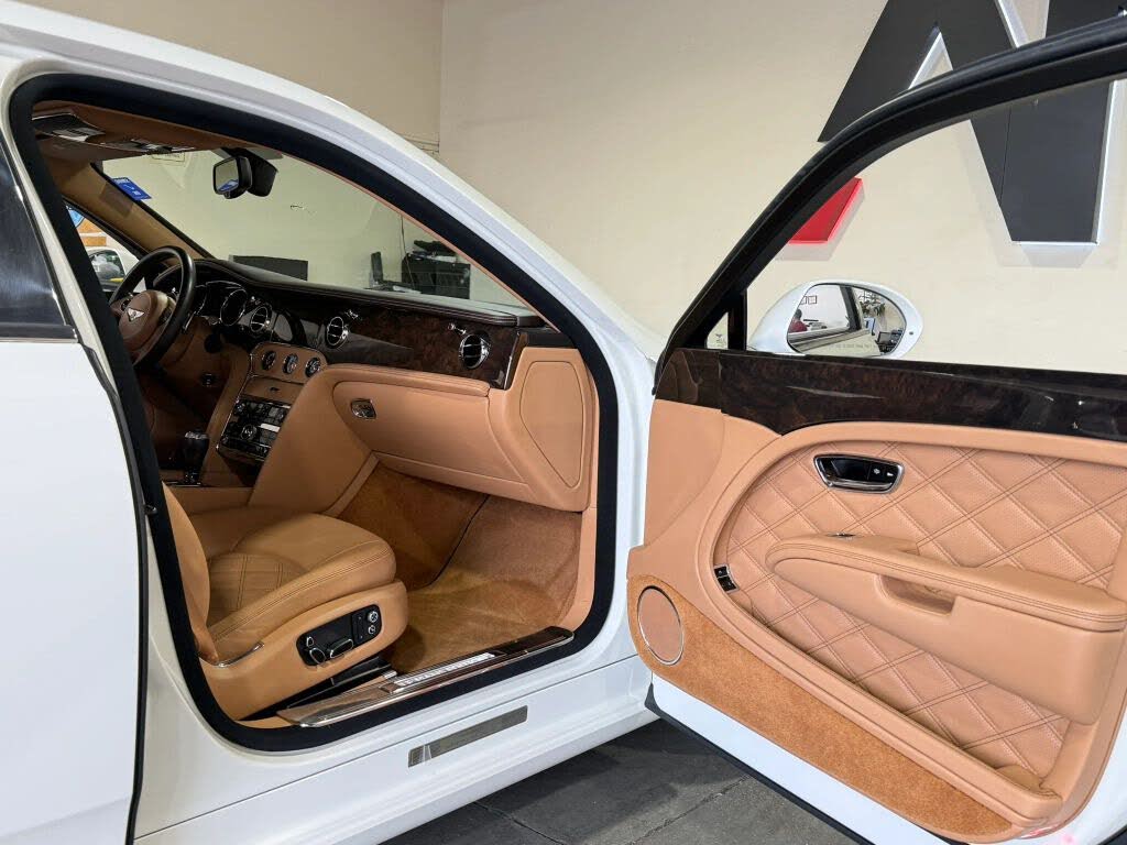 2013 Bentley Mulsanne RWD photo 20