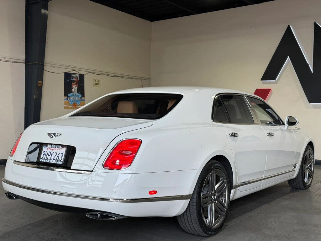 2013 Bentley Mulsanne RWD photo 4