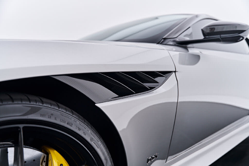 2023 Aston Martin DBS Superleggera Coupe RWD photo 21