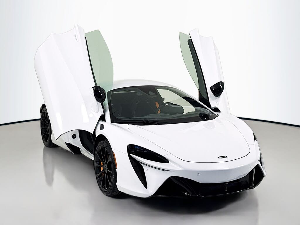 2026 McLaren Artura RWD