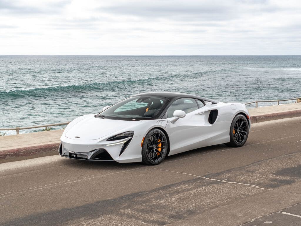 2026 McLaren Artura RWD - $289,200