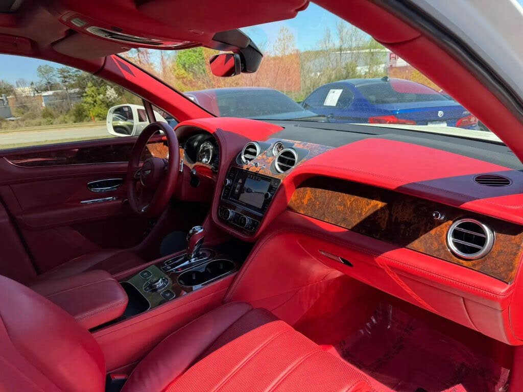 2018 Bentley Bentayga W12 Signature Edition AWD photo 14